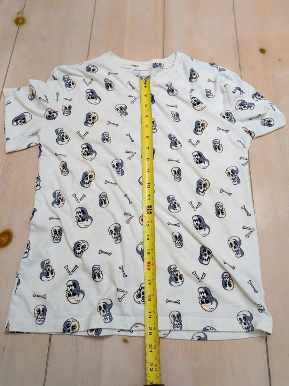 Old Navy Kids XL 14-16 Skull Bones Halloween Graphic T-Shirt